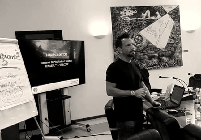 Francesco Dettori durante una sessione di coaching transazionale e strategico